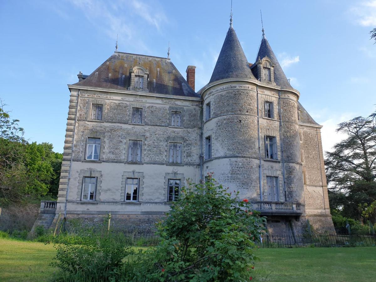 Chateau De Saint Bonnet Les Oules Esterno foto